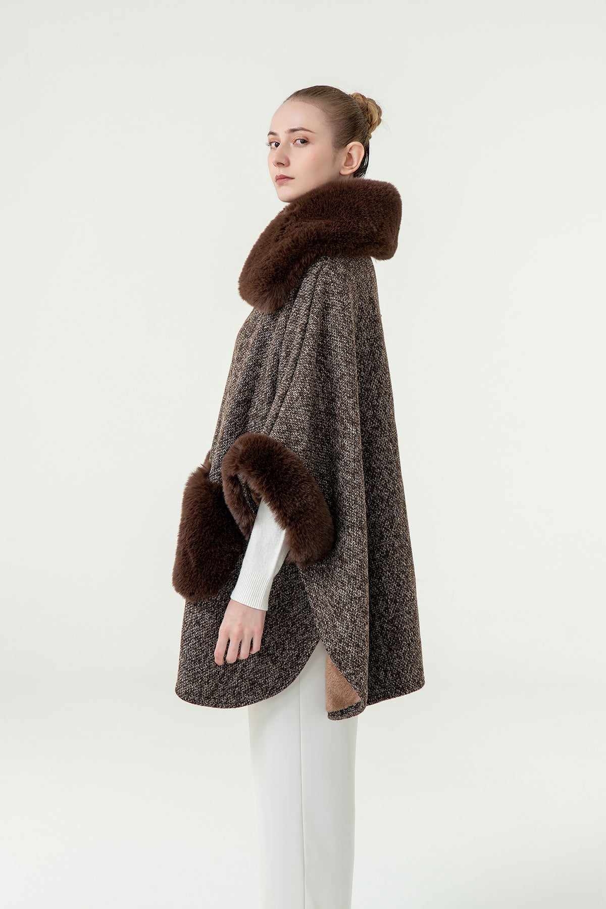 Scott Cashmere Women's Cape Exclusive Design - Brown