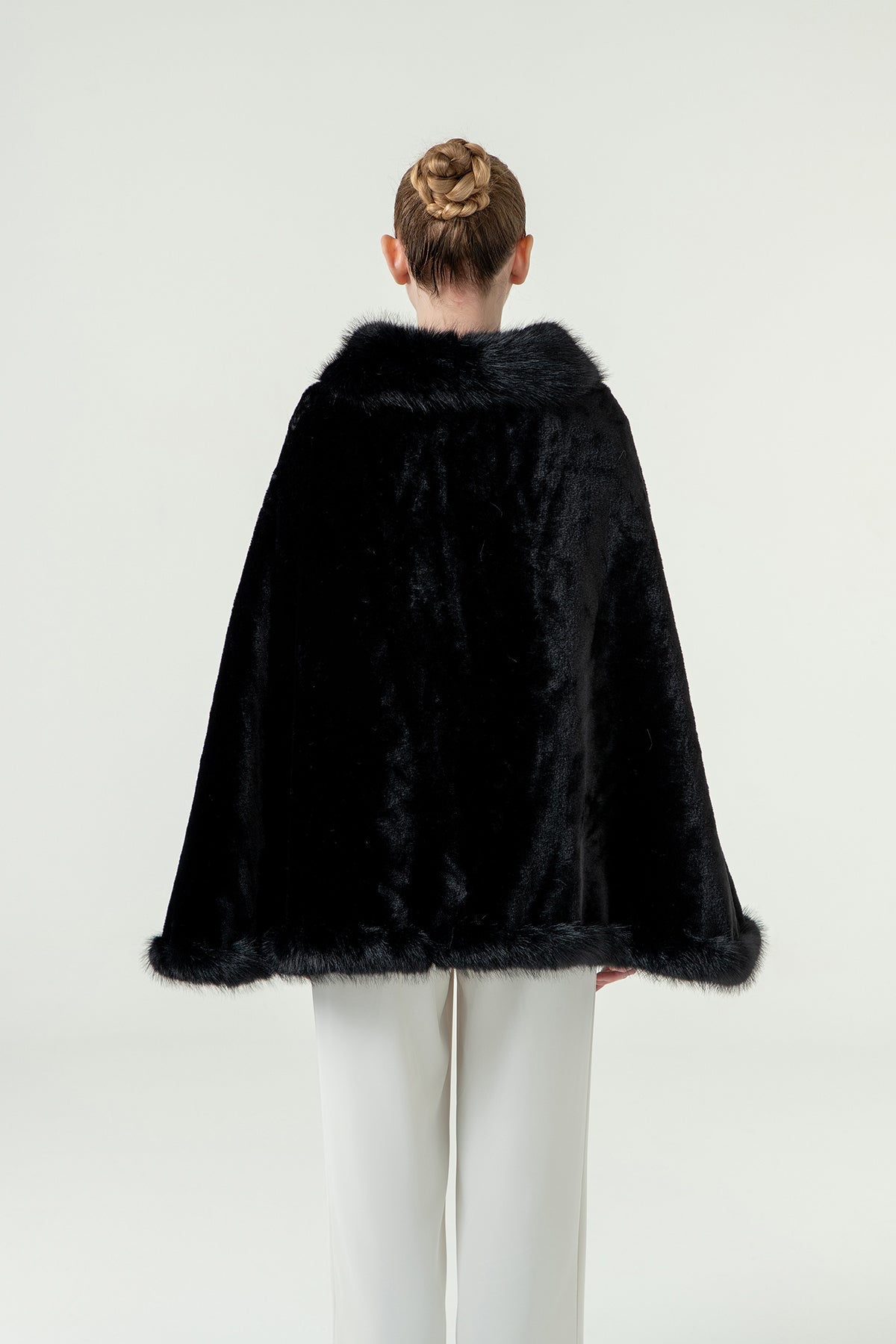 Scott Cashmere Women's Cape Exclusive Design - Black