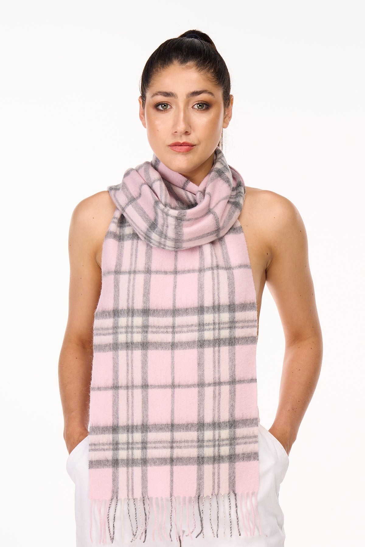 Scarf 100% Pure Lambs wool Scottish Design Pink